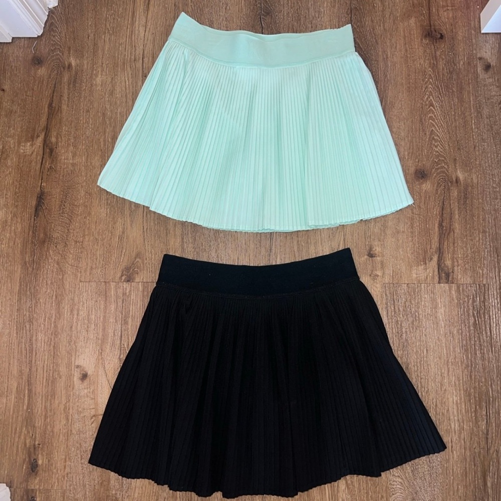 DKNY Mint and Black Pleated Tennis Skirt Set Size M